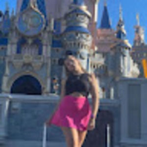 Meet your Posher, Olivia